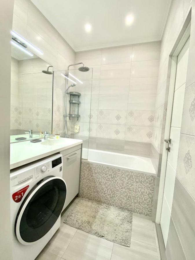 Vip Apartment In Odessa المظهر الخارجي الصورة